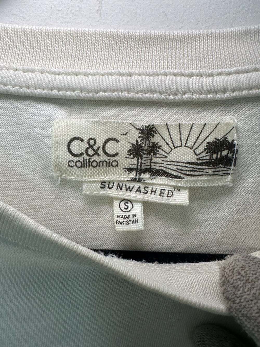 C&C California Sunwashed Malibu Flower Market Graphic T-Shirt - Picture 2 of 6